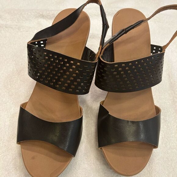 Dr. Scholl's Black and Tan Sandals Comfortable Casual Design - Picture 2 of 5